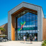 Parrot World — parc animalier immersif