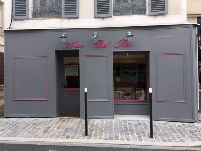 À UN POIL PRÈS